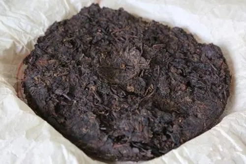 普洱熟茶茶湯中美麗的“金邊”從何而來?